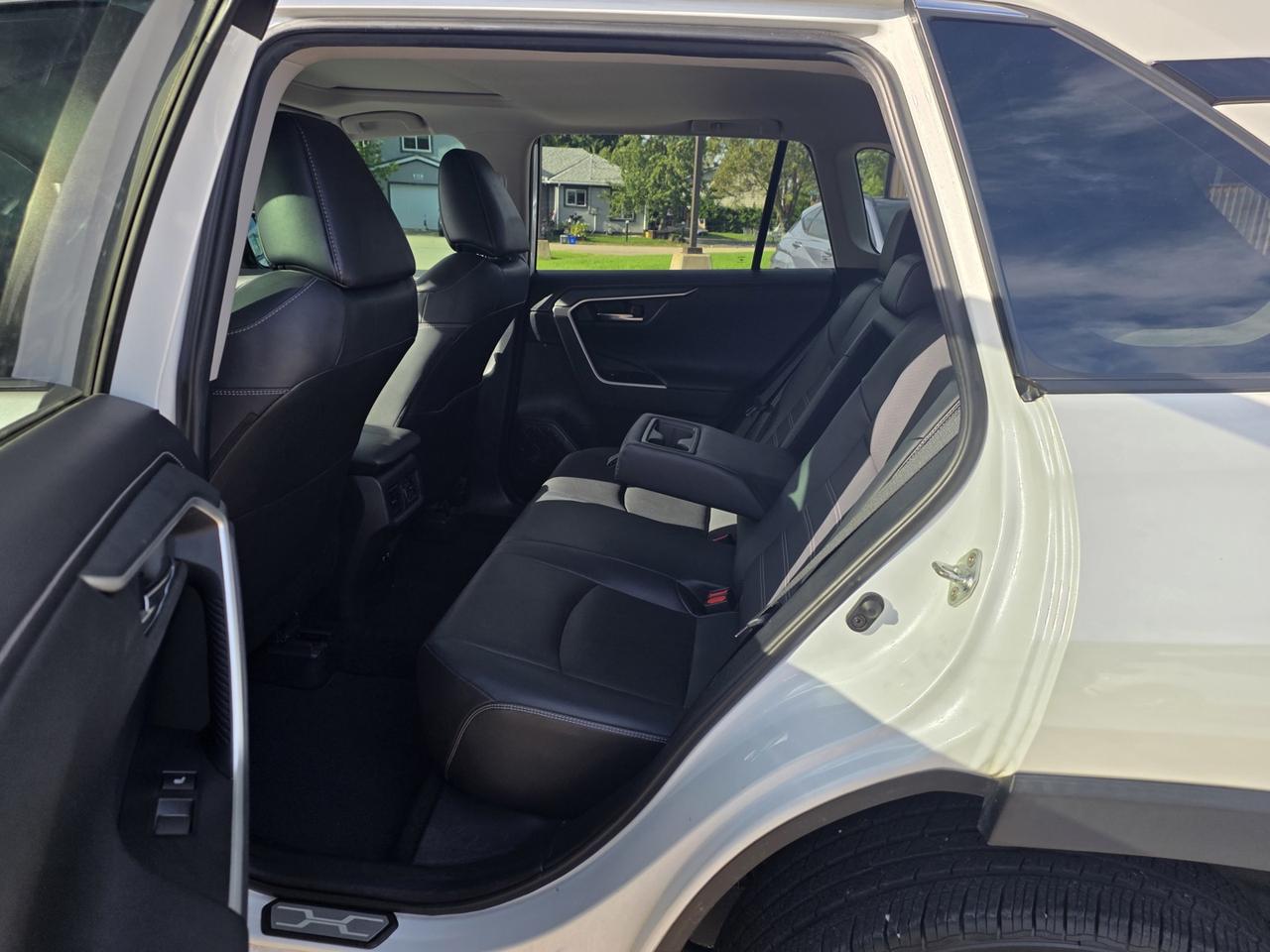 2019 Toyota RAV4 LIMITED AWD Photo