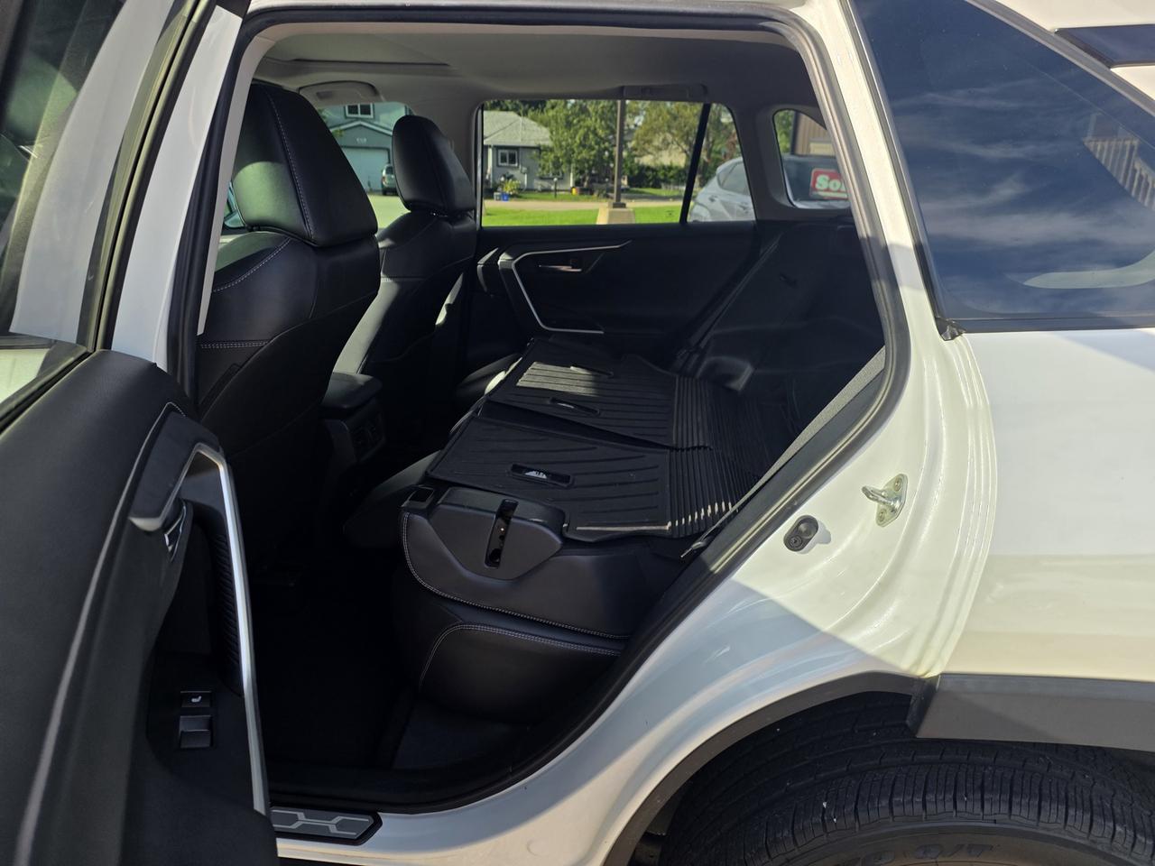 2019 Toyota RAV4 LIMITED AWD Photo