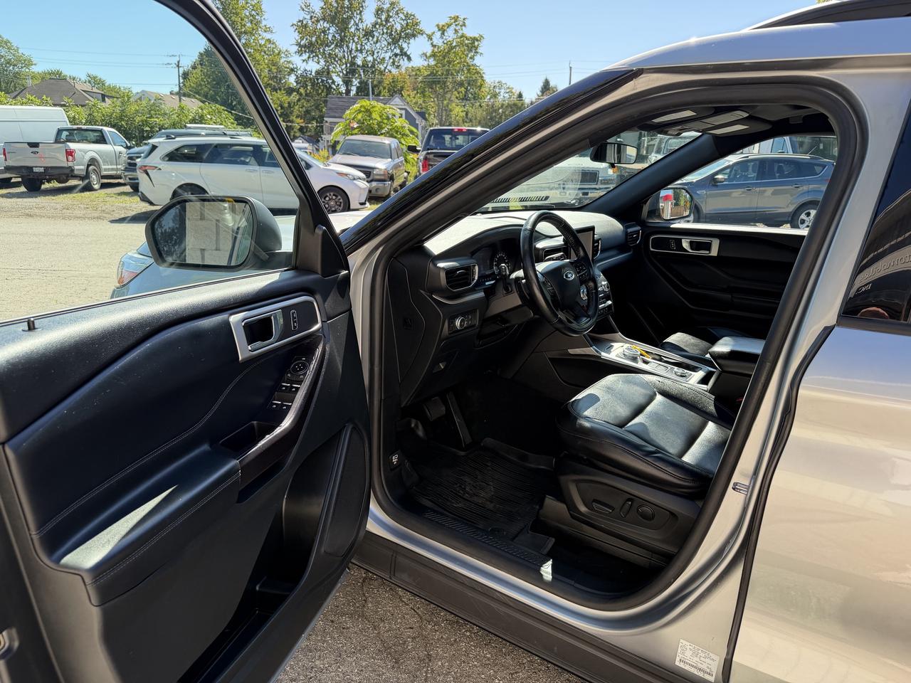 2020 Ford Explorer XLT Photo