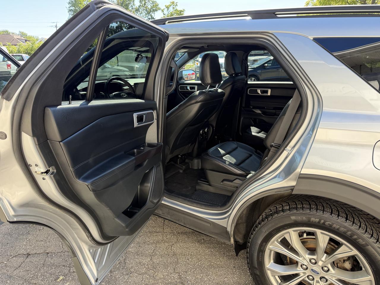 2020 Ford Explorer XLT Photo