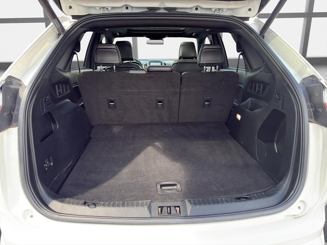 2021 Ford Edge ST Line Photo