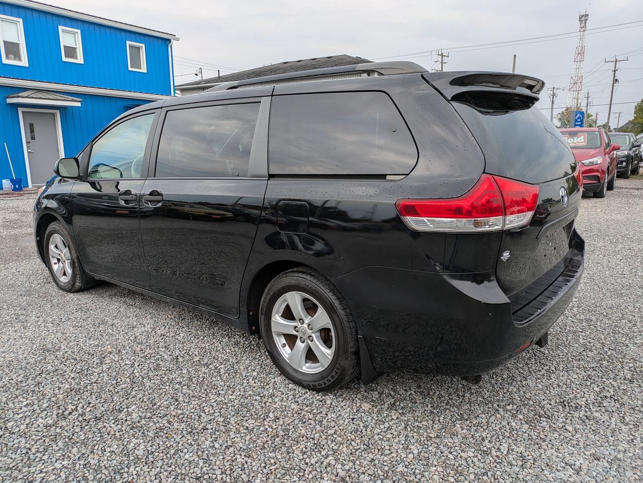 2014 Toyota Sienna 5DR 7-PASS FWD Photo2