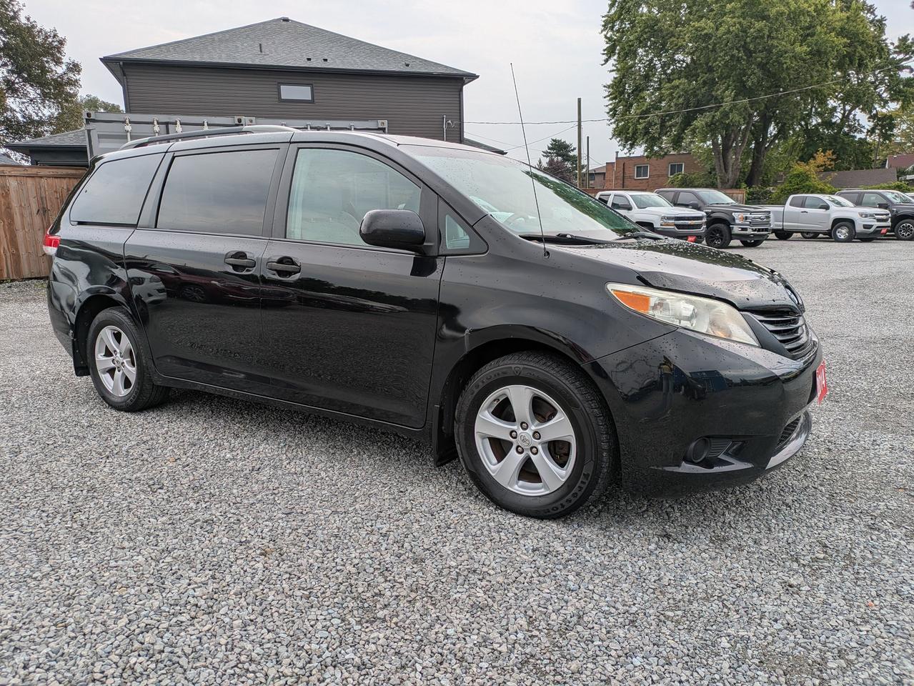 2014 Toyota Sienna 5DR 7-PASS FWD Photo
