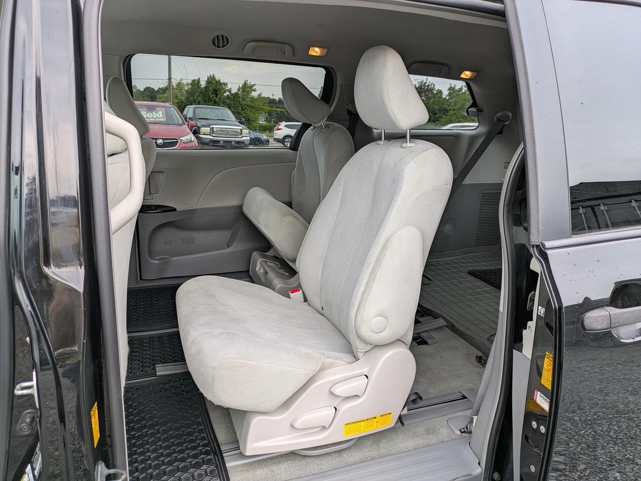 2014 Toyota Sienna 5DR 7-PASS FWD Photo
