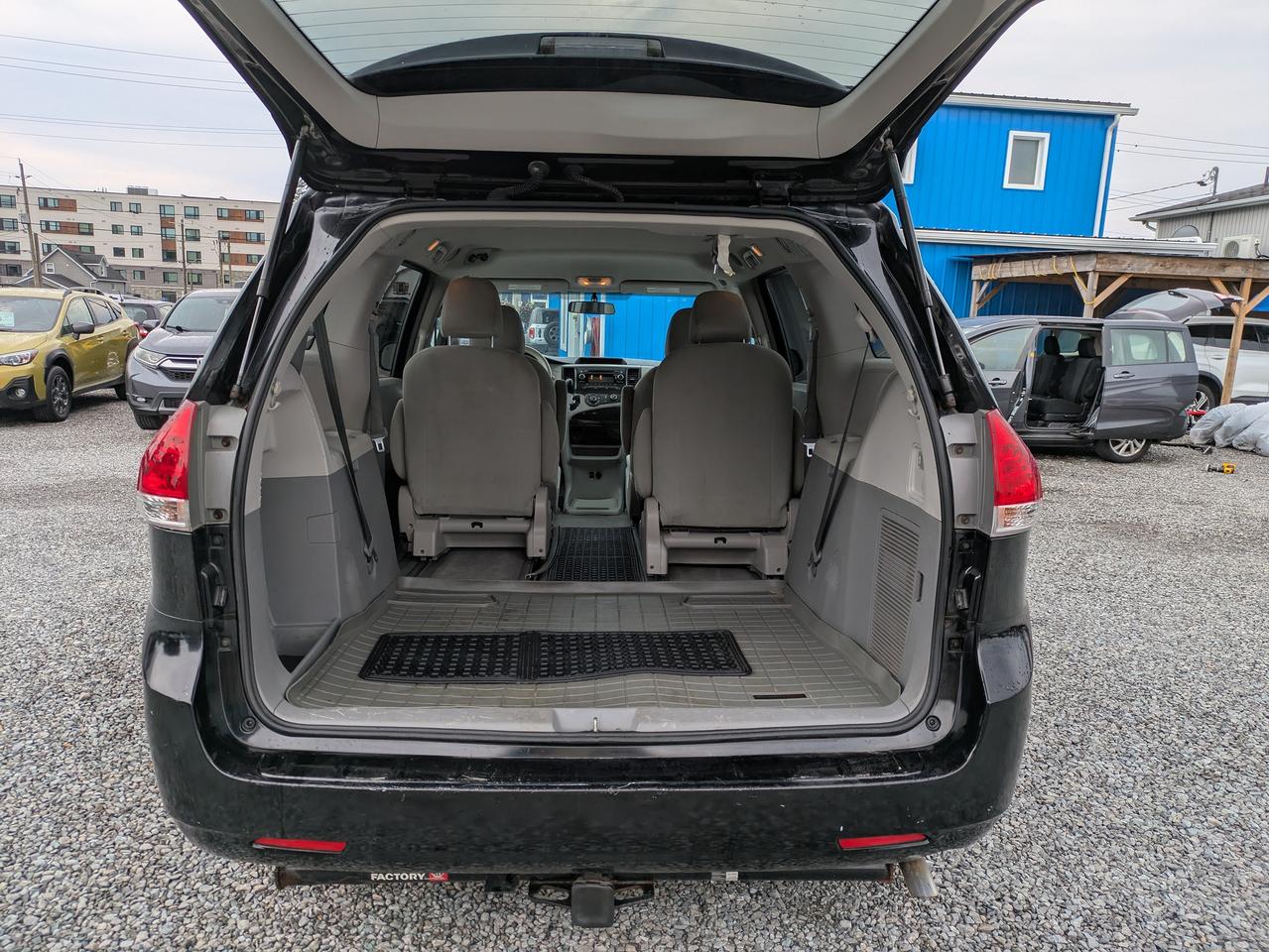 2014 Toyota Sienna 5DR 7-PASS FWD Photo