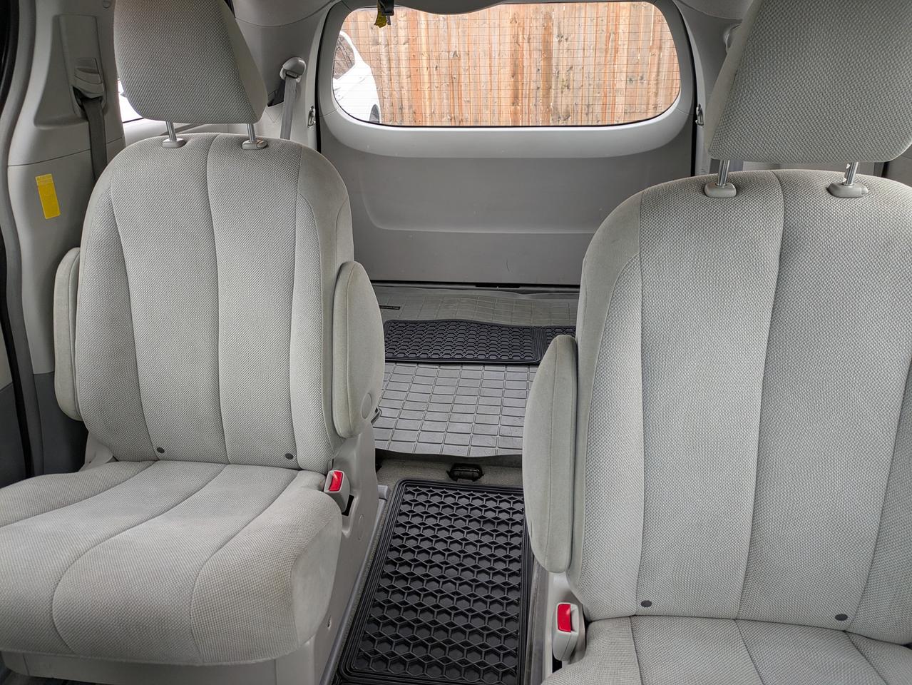 2014 Toyota Sienna 5DR 7-PASS FWD Photo