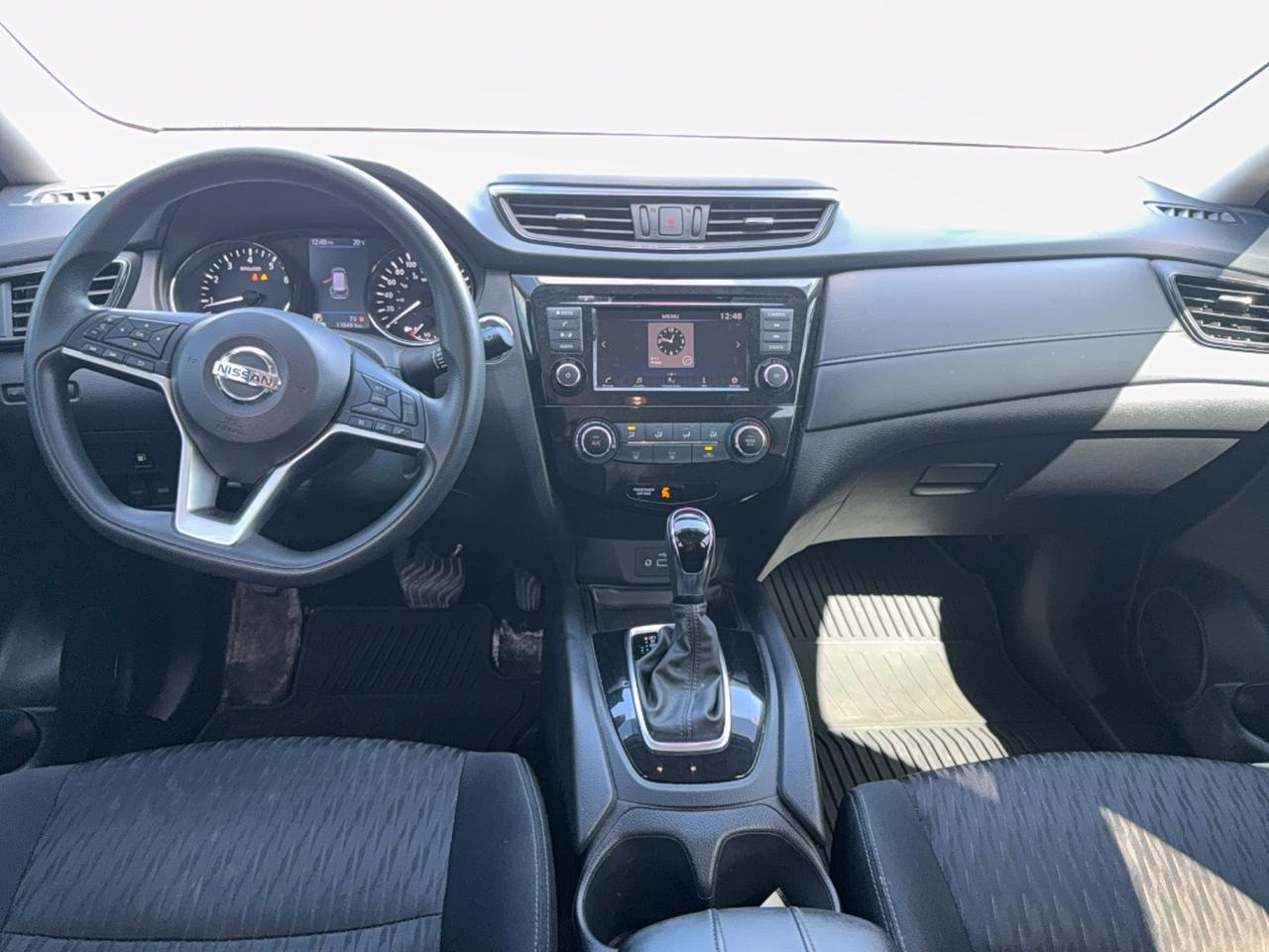 2018 Nissan Rogue SV Photo
