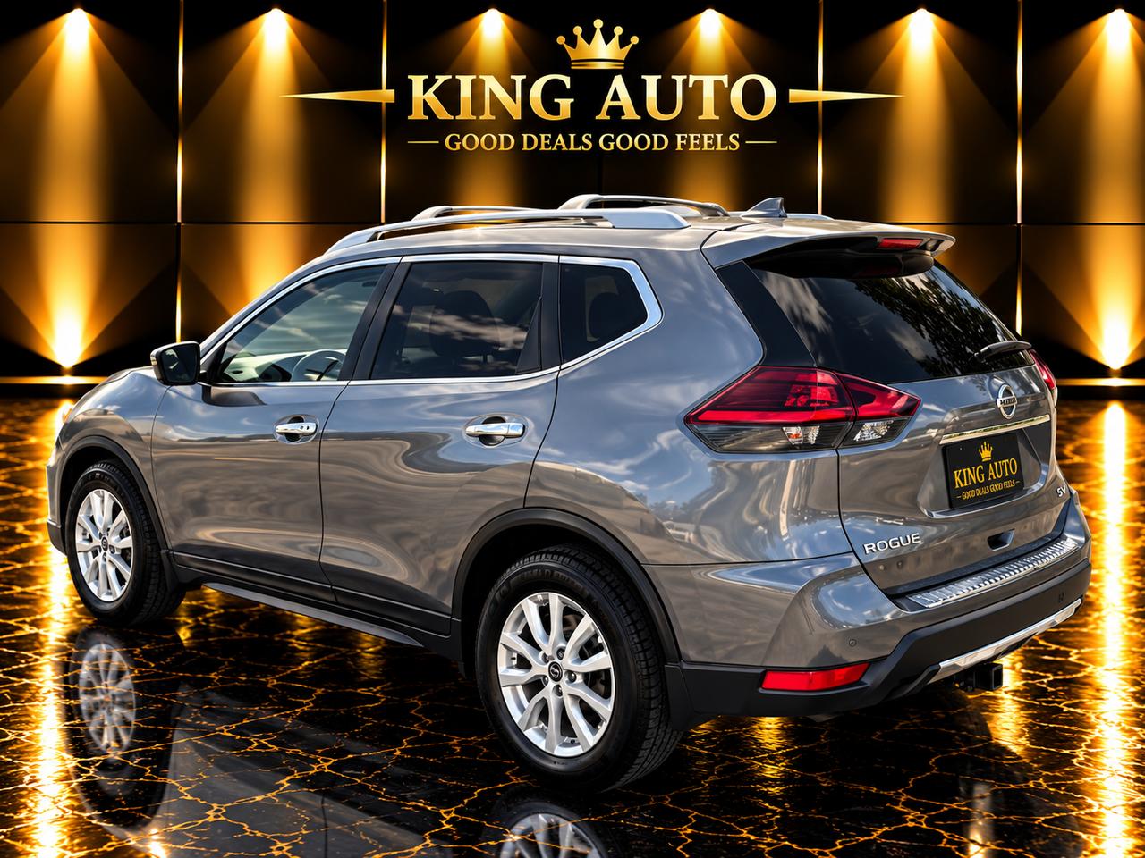 2018 Nissan Rogue SV Photo