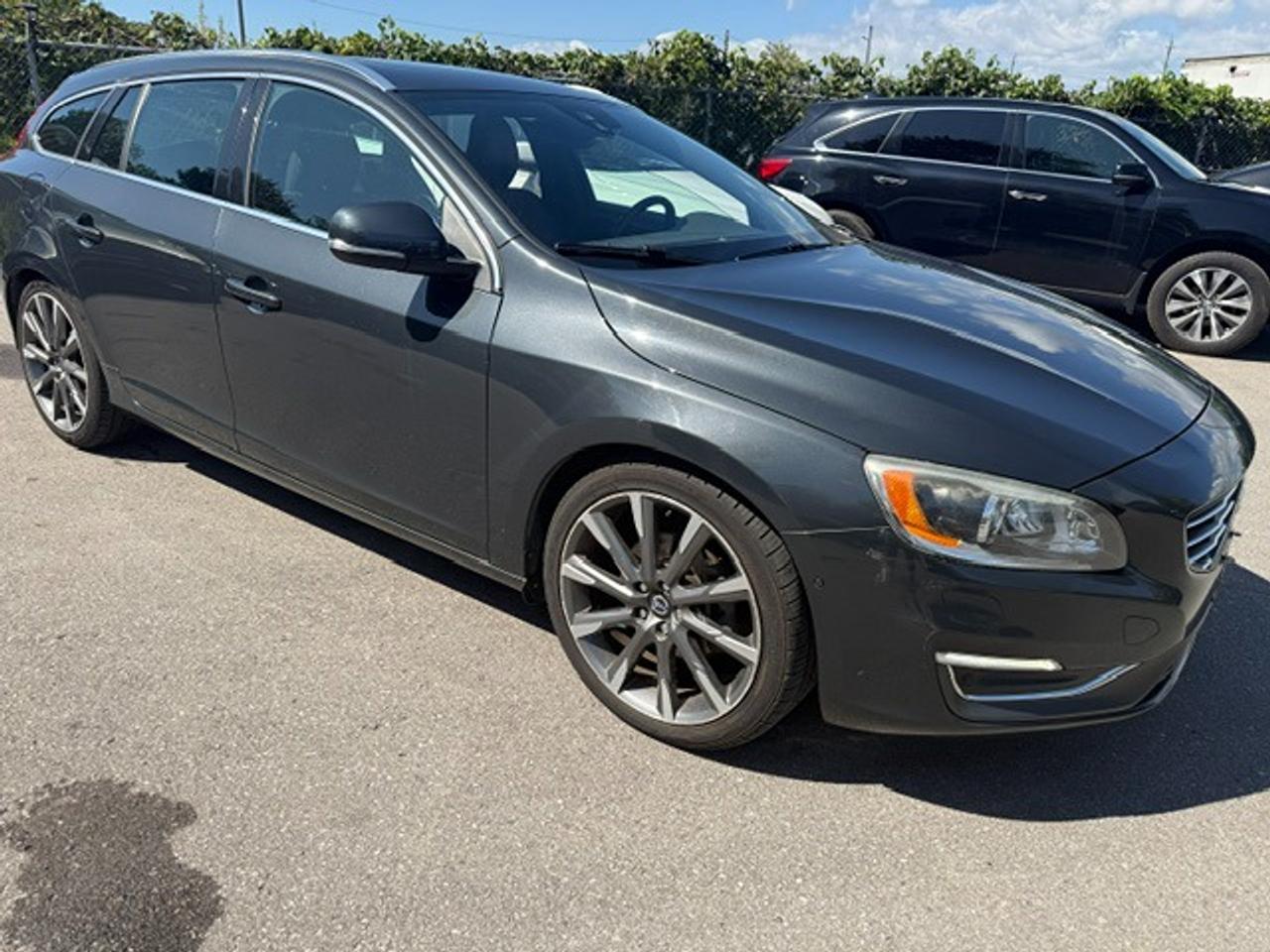 2015 Volvo V60 T5 Drive-E Premier Plus Photo