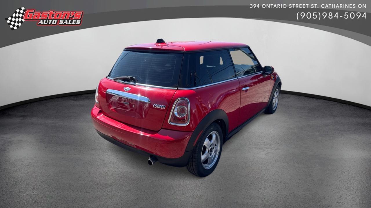2011 MINI Cooper Classic Photo