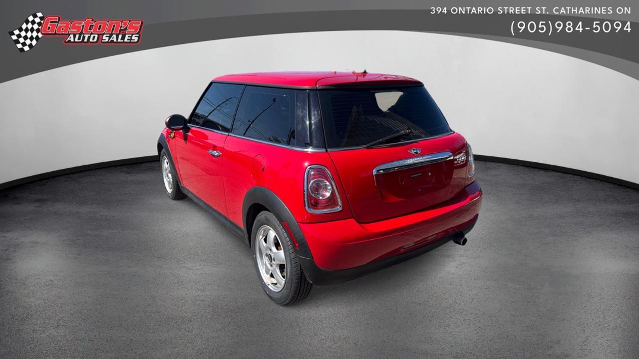 2011 MINI Cooper Classic Photo