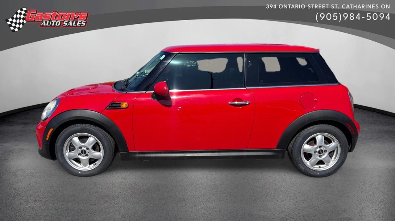 2011 MINI Cooper Classic Photo