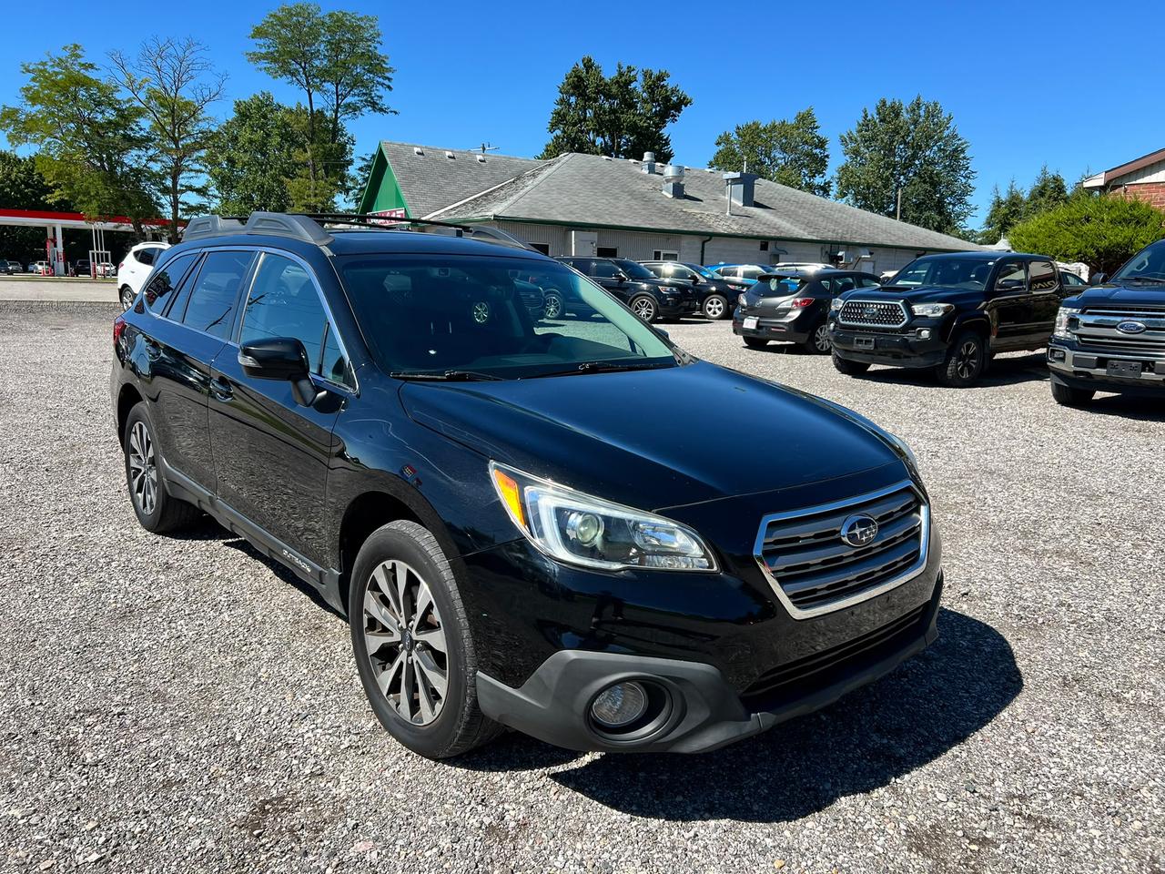 2017 Subaru Outback 2.5i Limited w/Tech Pkg CERTIFIED Photo
