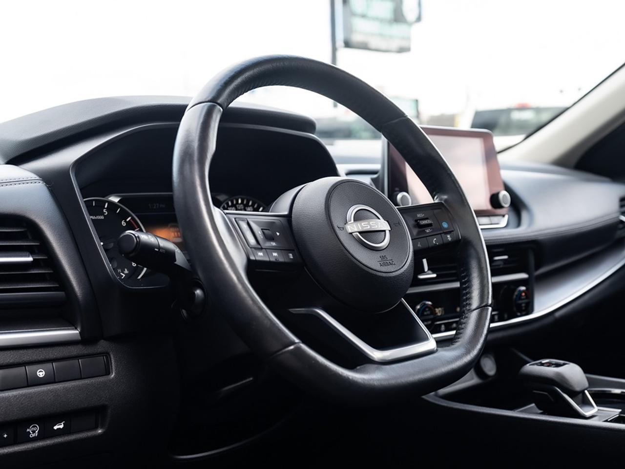 2024 Nissan Rogue AWD SV With Moonroof Photo10