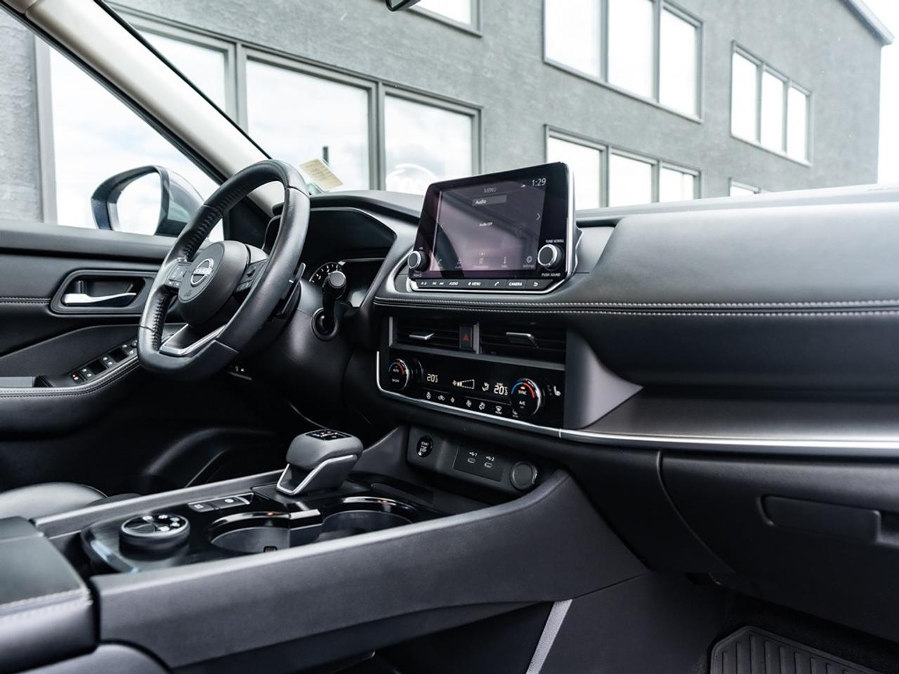 2024 Nissan Rogue AWD SV With Moonroof Photo41