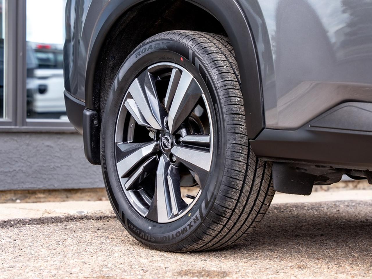 2024 Nissan Rogue AWD SV With Moonroof Photo24