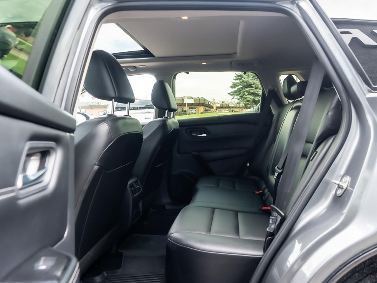 2024 Nissan Rogue AWD SV With Moonroof Photo17
