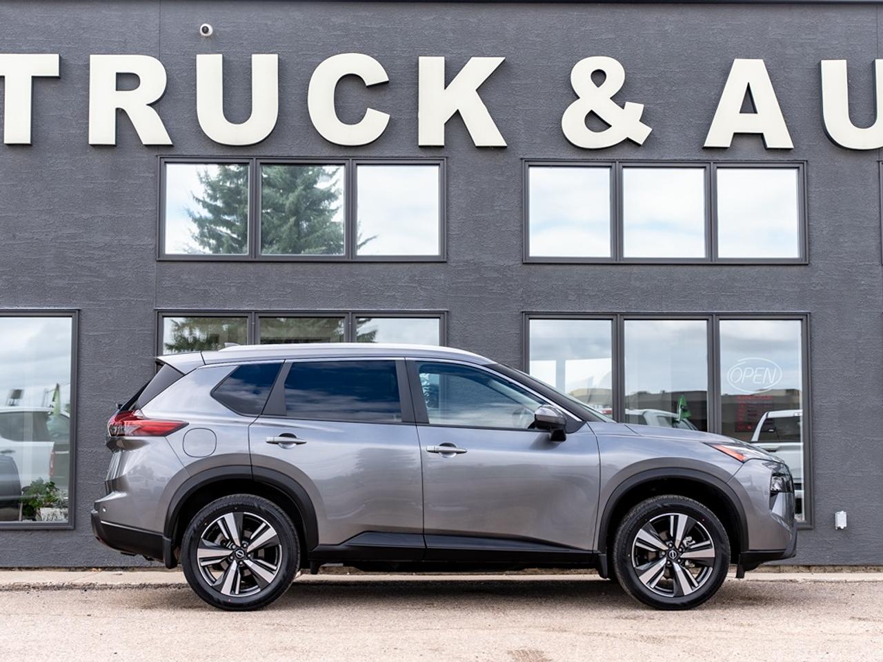 2024 Nissan Rogue AWD SV With Moonroof Photo4