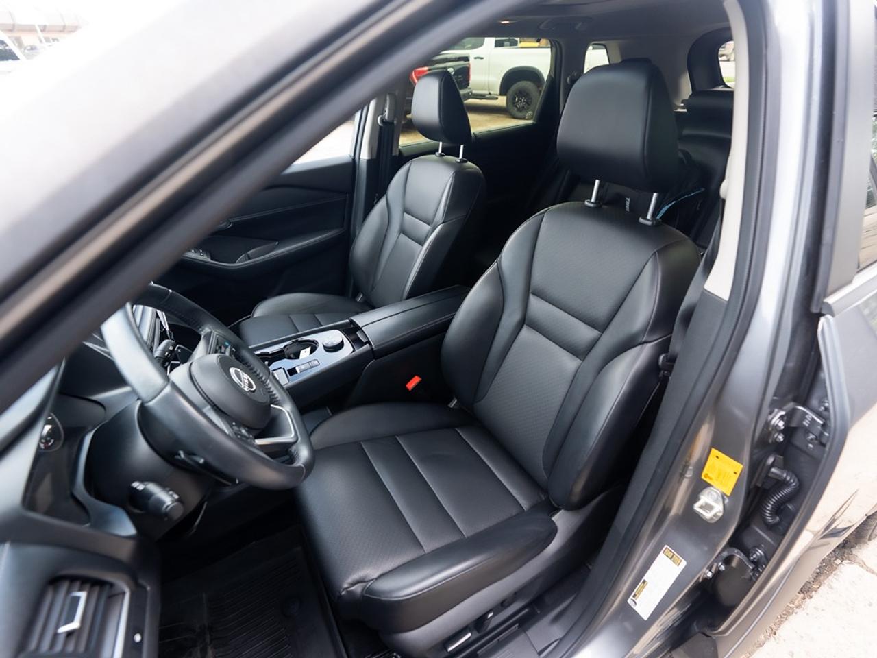 2024 Nissan Rogue AWD SV With Moonroof Photo37
