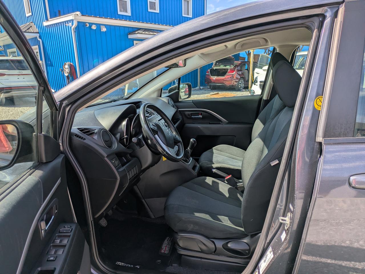 2015 Mazda MAZDA5 4dr Wgn Man Photo