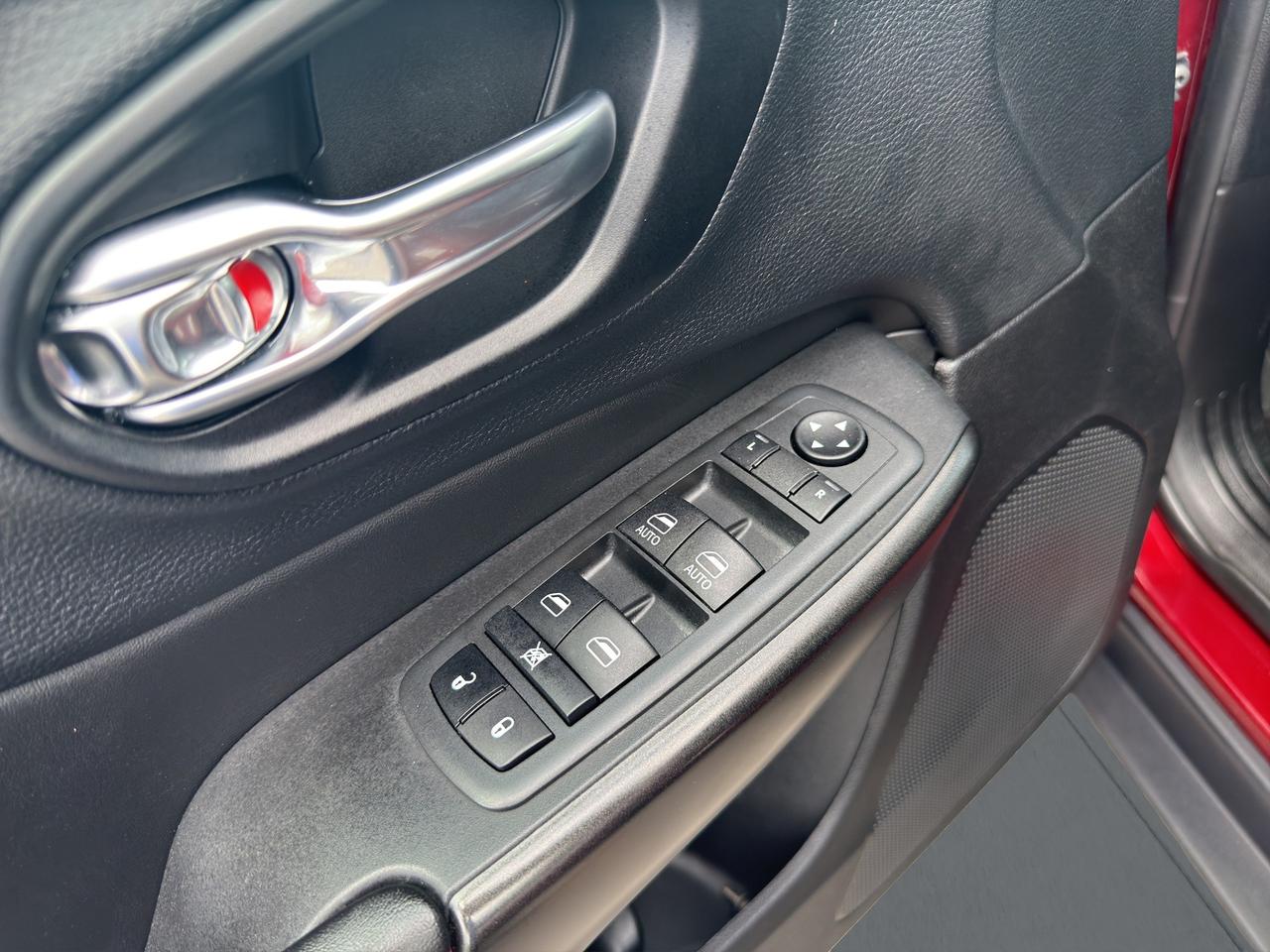 2021 Jeep Cherokee Trailhawk Photo