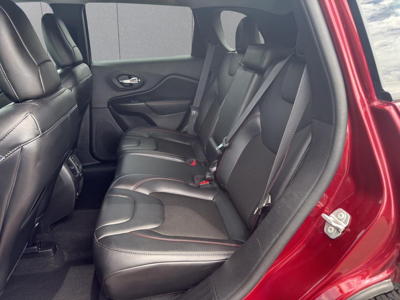 2021 Jeep Cherokee Trailhawk Photo
