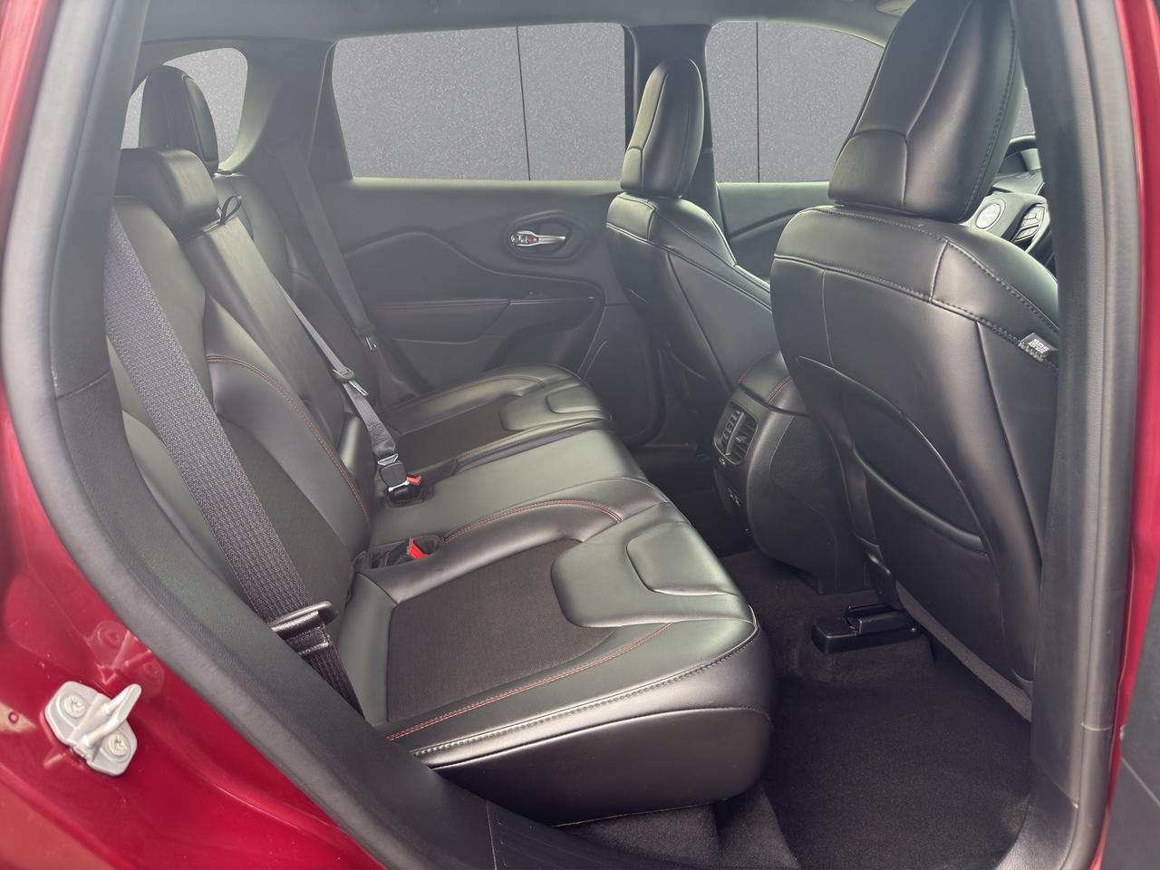 2021 Jeep Cherokee Trailhawk Photo