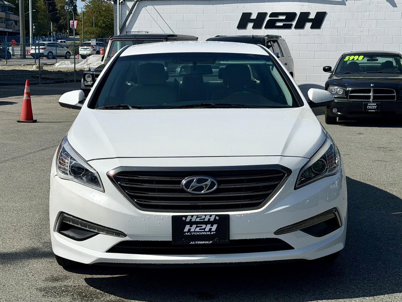 2015 Hyundai Sonata FINANCING AVAILABLE Photo2