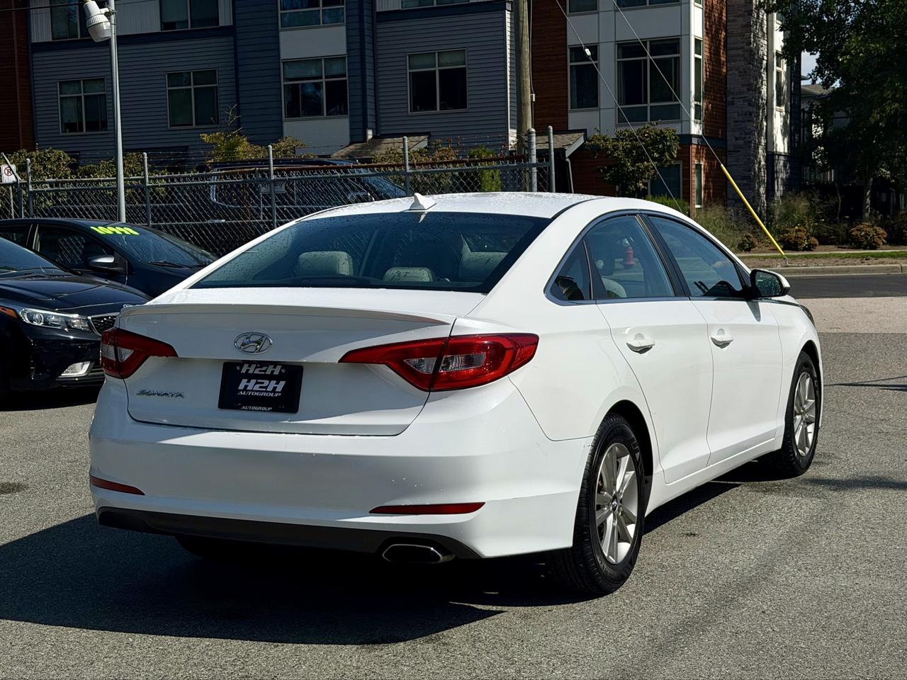 2015 Hyundai Sonata FINANCING AVAILABLE Photo5