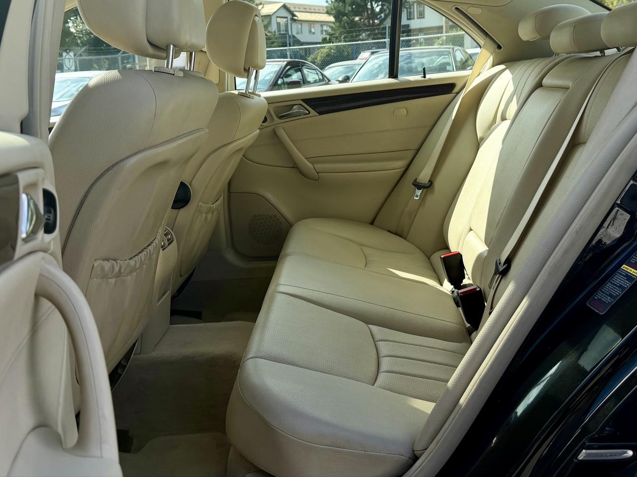 2007 Mercedes-Benz C-Class FINANCING AVAILABLE Photo15