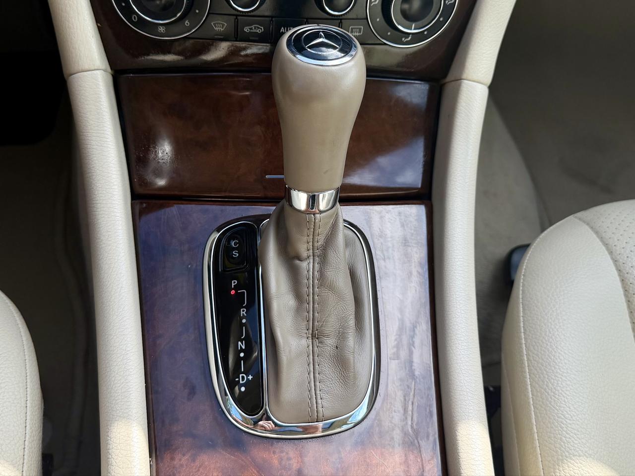 2007 Mercedes-Benz C-Class FINANCING AVAILABLE Photo12
