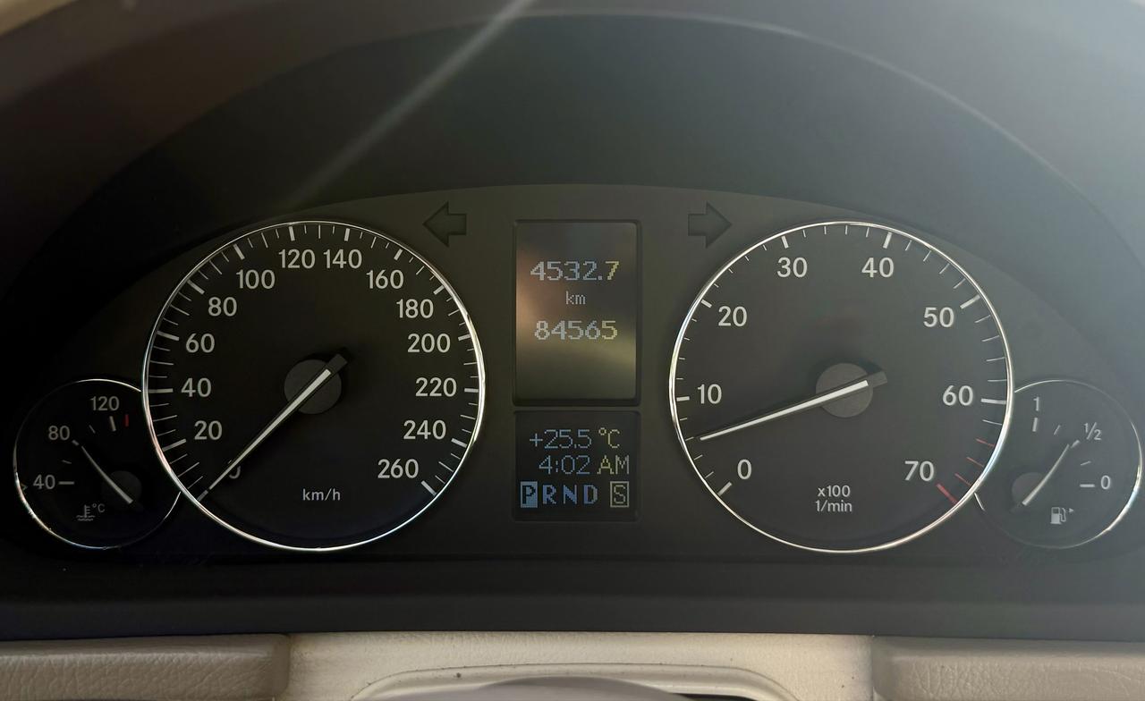 2007 Mercedes-Benz C-Class FINANCING AVAILABLE Photo11