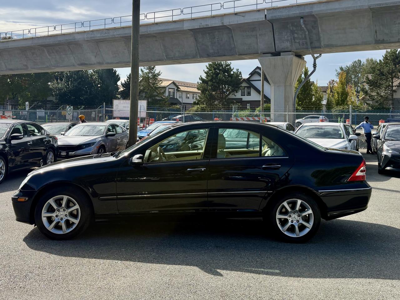 2007 Mercedes-Benz C-Class FINANCING AVAILABLE Photo8