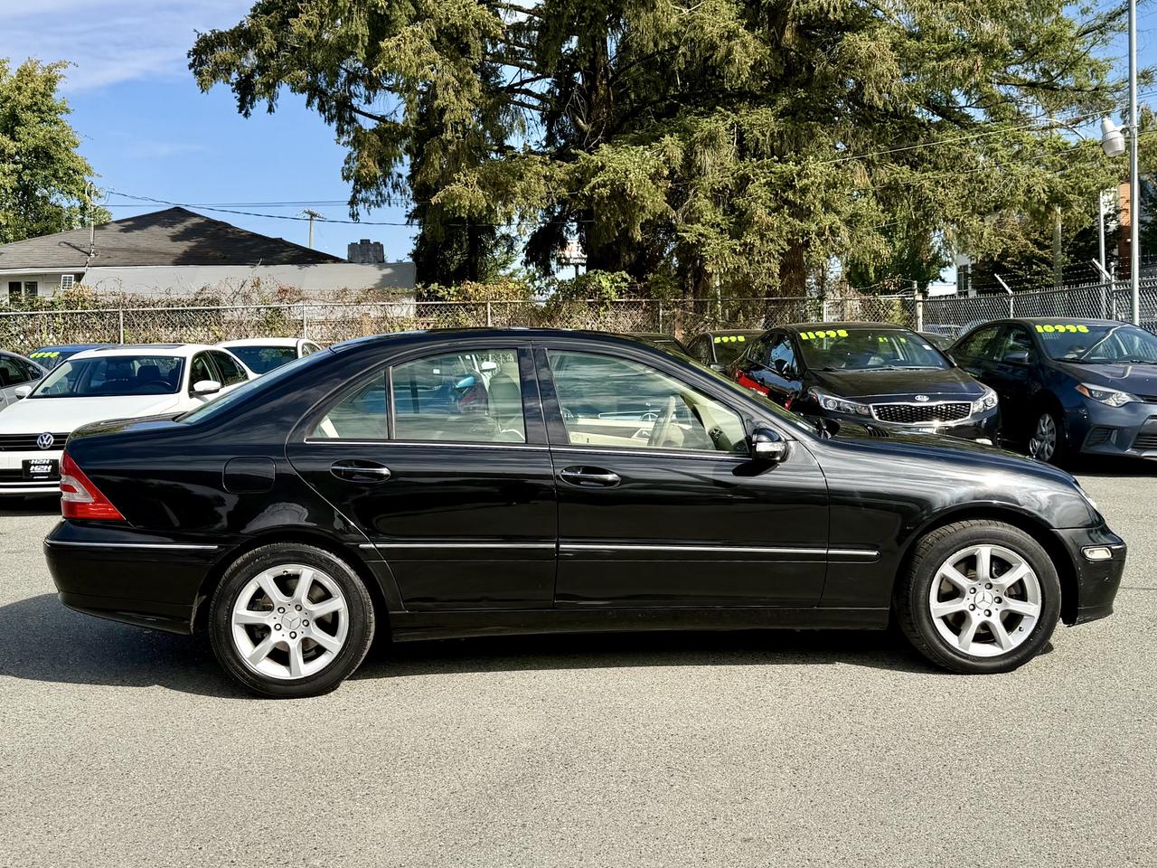 2007 Mercedes-Benz C-Class FINANCING AVAILABLE Photo4