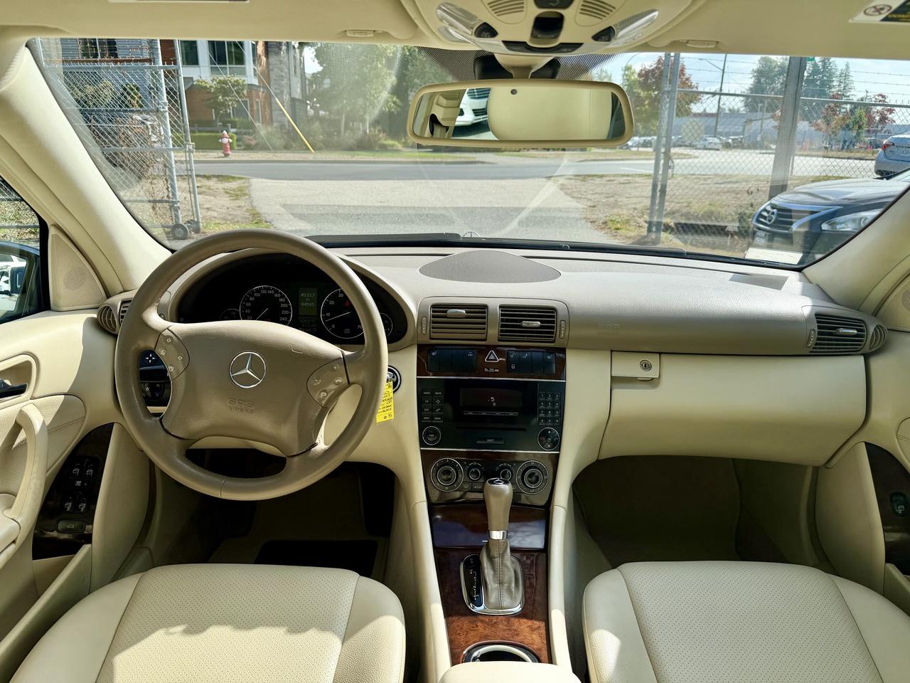 2007 Mercedes-Benz C-Class FINANCING AVAILABLE Photo10