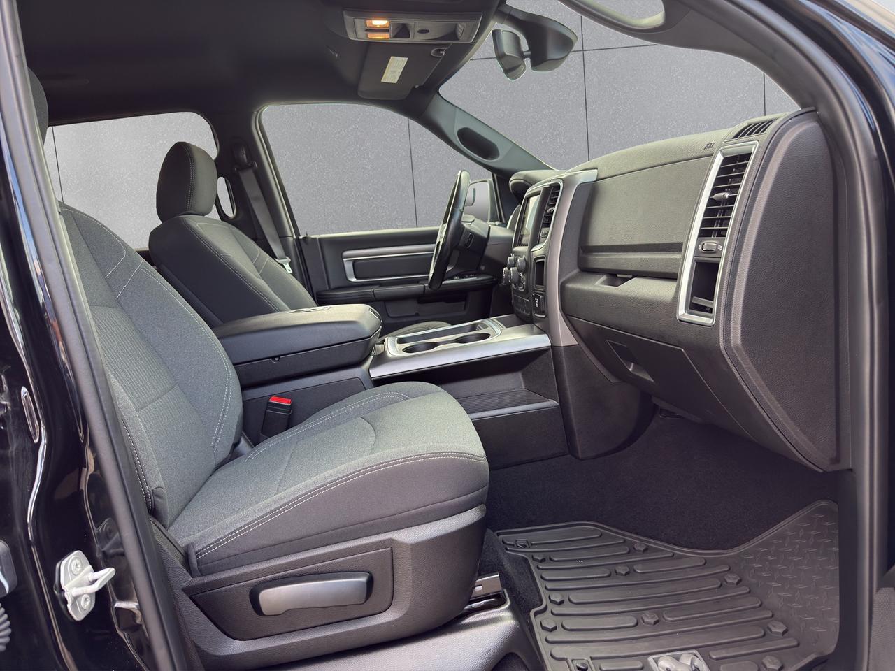 2022 RAM 1500 Classic WARLOCK Photo