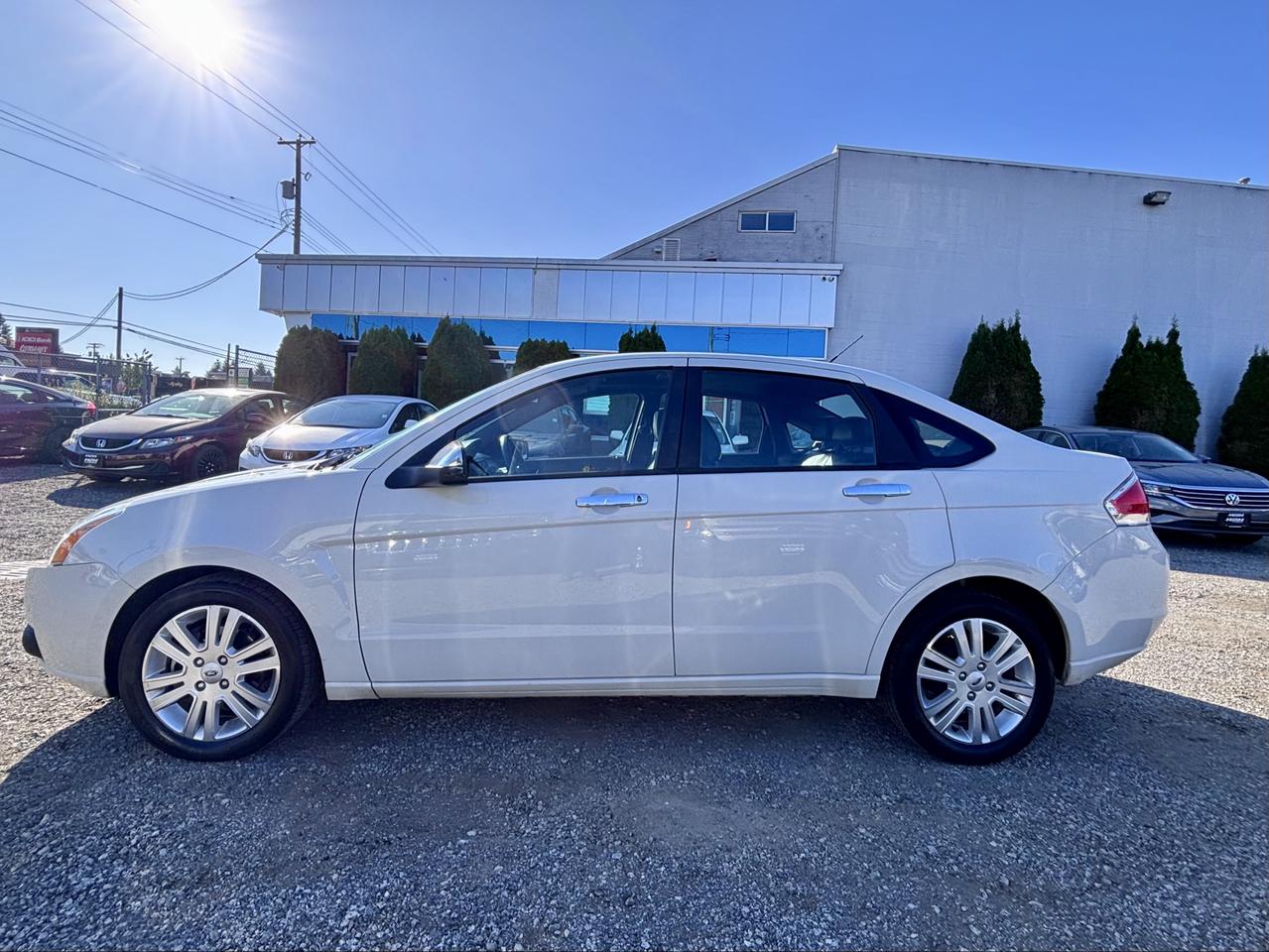 2009 Ford Focus FINANCING AVAILABLE Photo8
