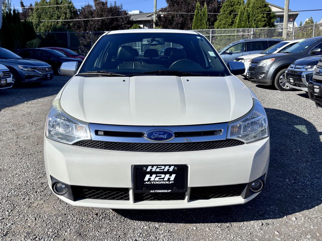 2009 Ford Focus FINANCING AVAILABLE Photo2