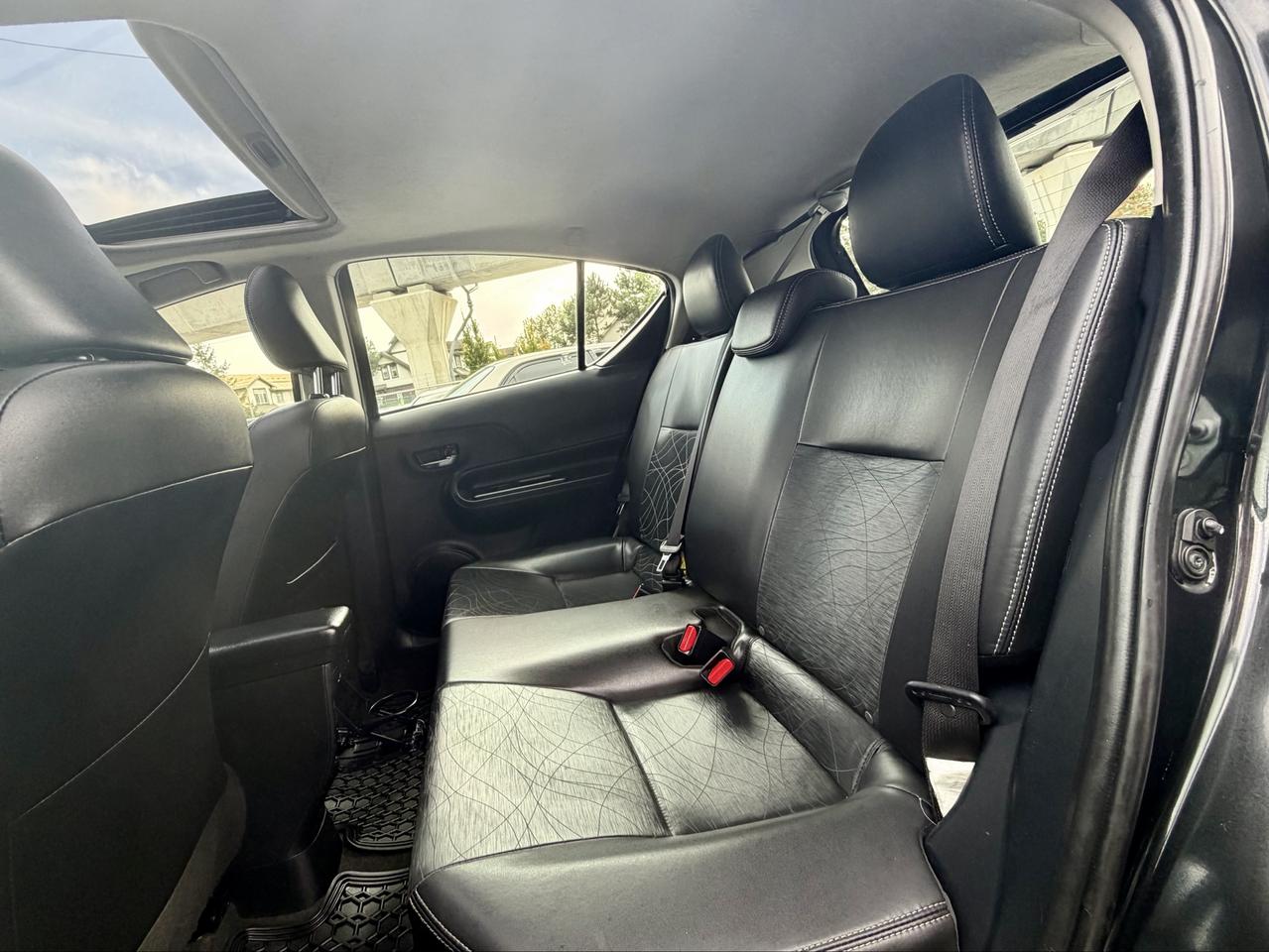 2017 Toyota Prius c FINANCING AVAILABLE Photo15