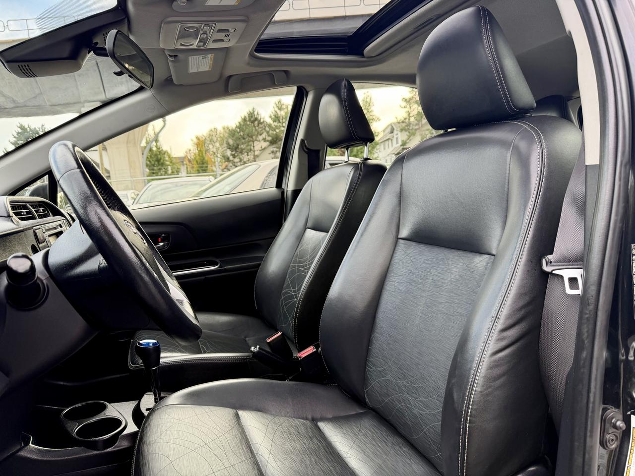 2017 Toyota Prius c FINANCING AVAILABLE Photo9