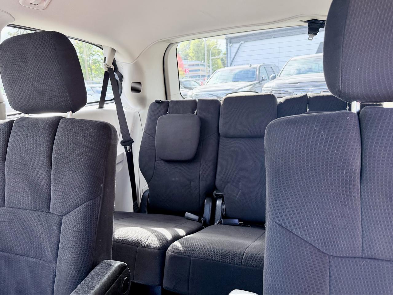 2011 Dodge Grand Caravan FINANCING AVAILABLE Photo14