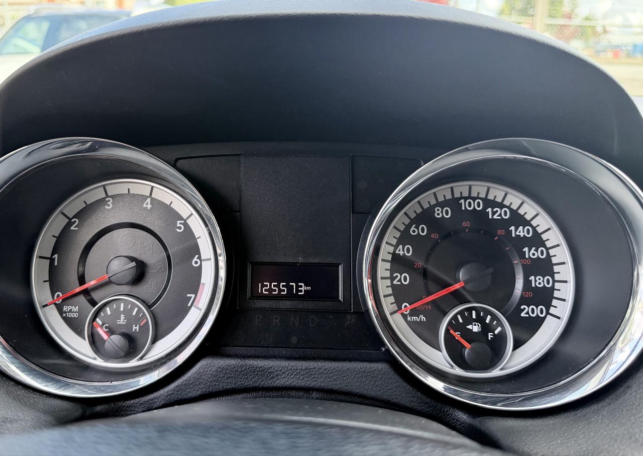 2011 Dodge Grand Caravan FINANCING AVAILABLE Photo11
