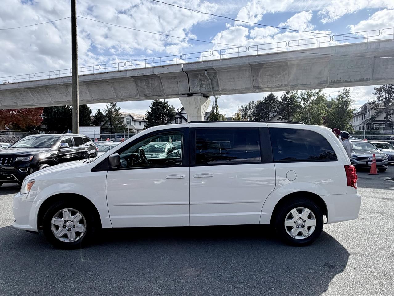 2011 Dodge Grand Caravan FINANCING AVAILABLE Photo8