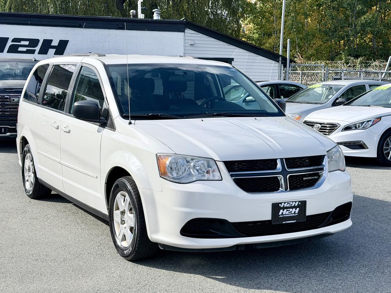 2011 Dodge Grand Caravan FINANCING AVAILABLE Photo3