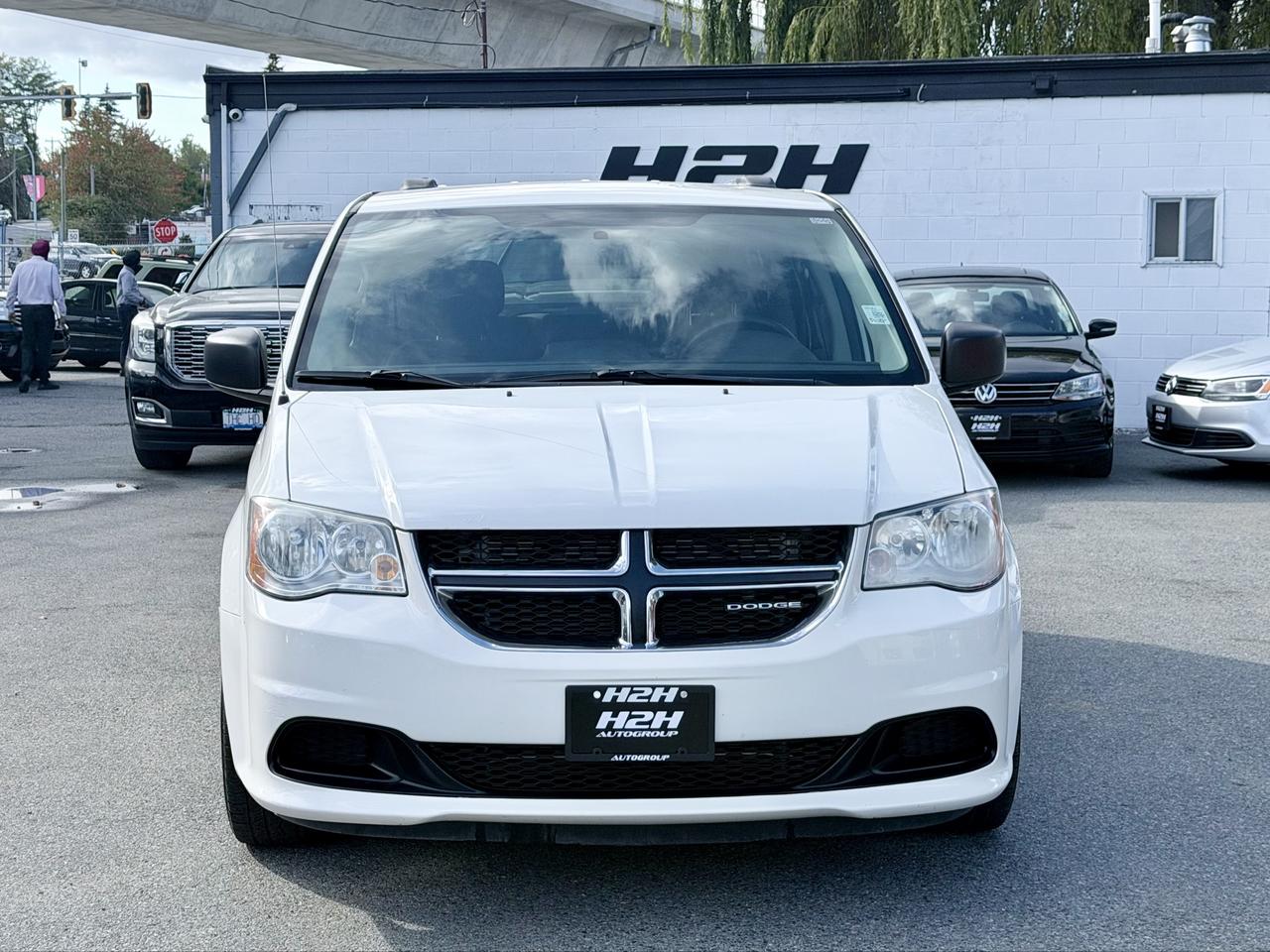 2011 Dodge Grand Caravan FINANCING AVAILABLE Photo2