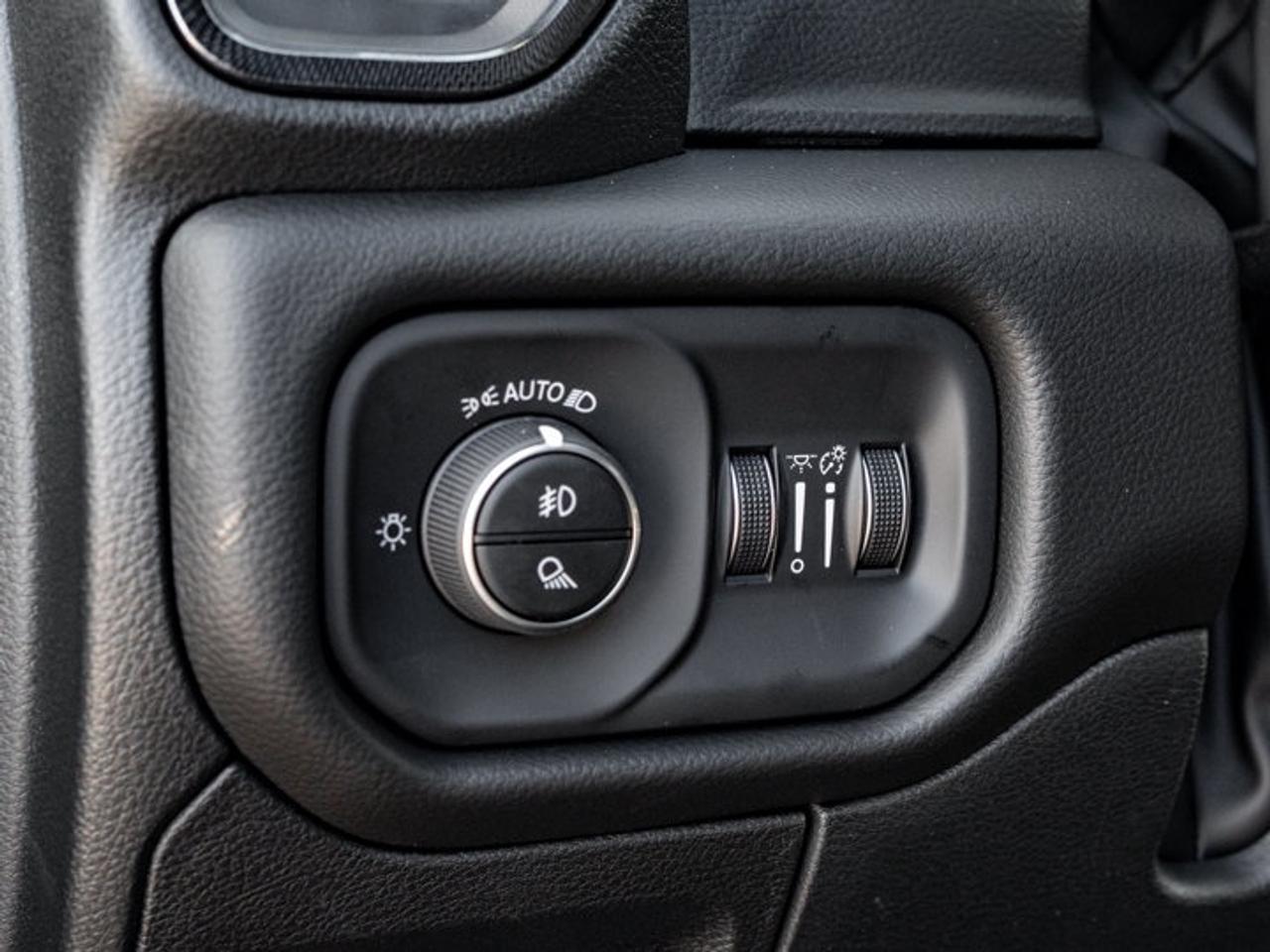 2027 RAM 1500 SPORT Photo