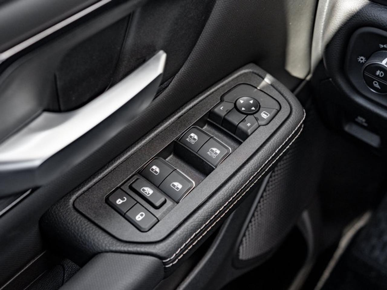 2027 RAM 1500 SPORT Photo