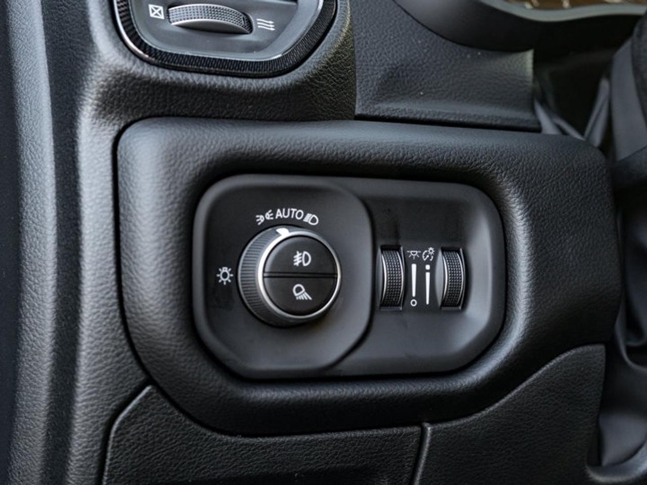 2027 RAM 1500 SPORT Photo