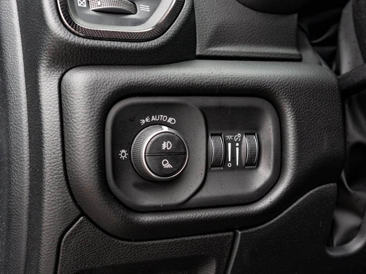 2027 RAM 1500 SPORT Photo