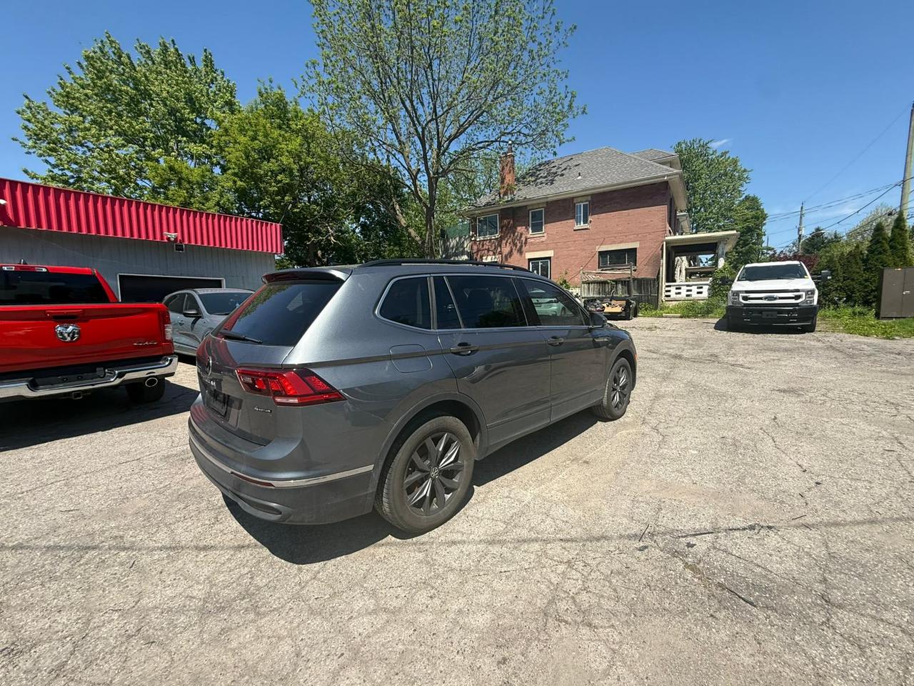 2023 Volkswagen Tiguan COMFORTLINE Photo2